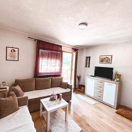 Slatki Dom Fireplace Konjic Kültér fotó